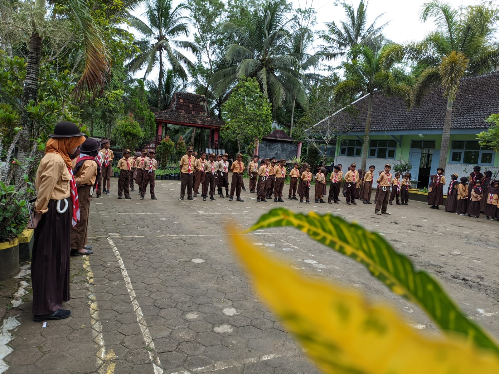 Kegiatan Pramuka dalam peringatan hari Pramuka.